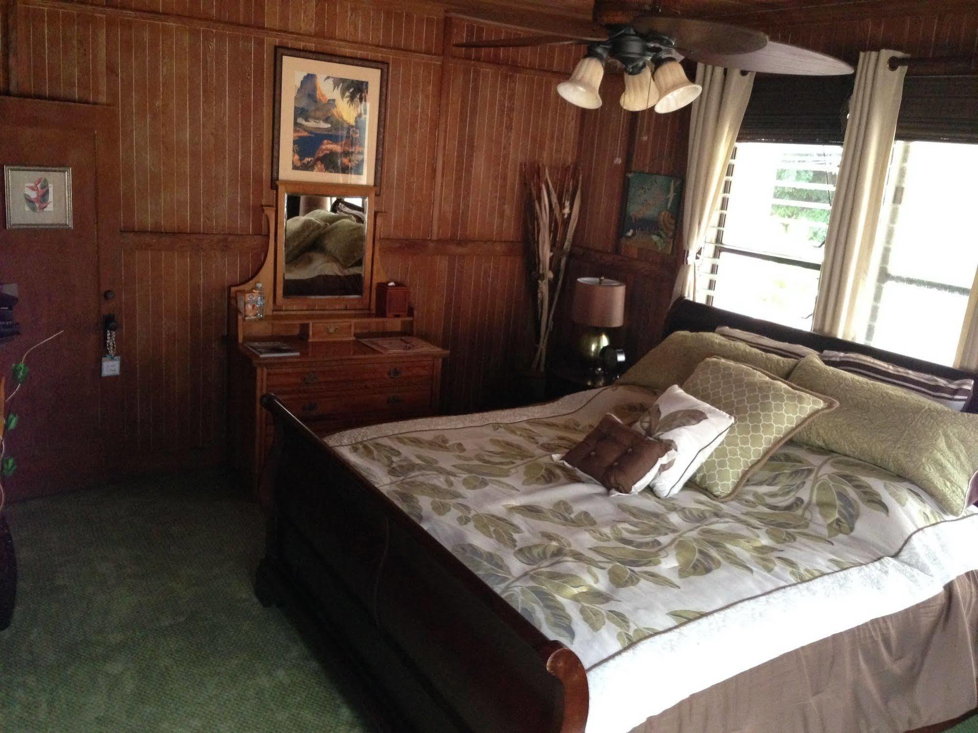 Poipu Bed And Breakfast Inn Koloa Ngoại thất bức ảnh